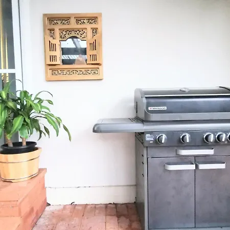 Sydney Meets Miranda, Comfy 4 Bedrooms Corner House Exterior photo